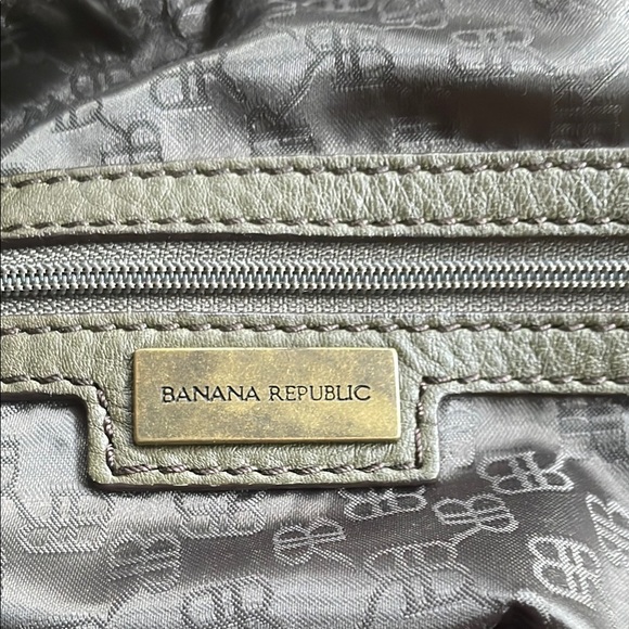 Banana Republic Army Green Hobo Bag with Soft Pebbled Leather and Slouchy Design - Picture 7 of 10